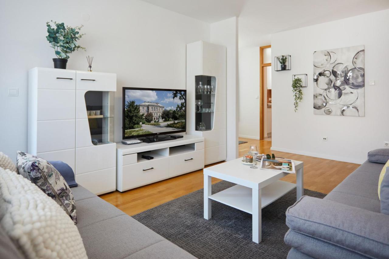 Spacious 2Bdr Apartment Near Business District Zagreb Buitenkant foto